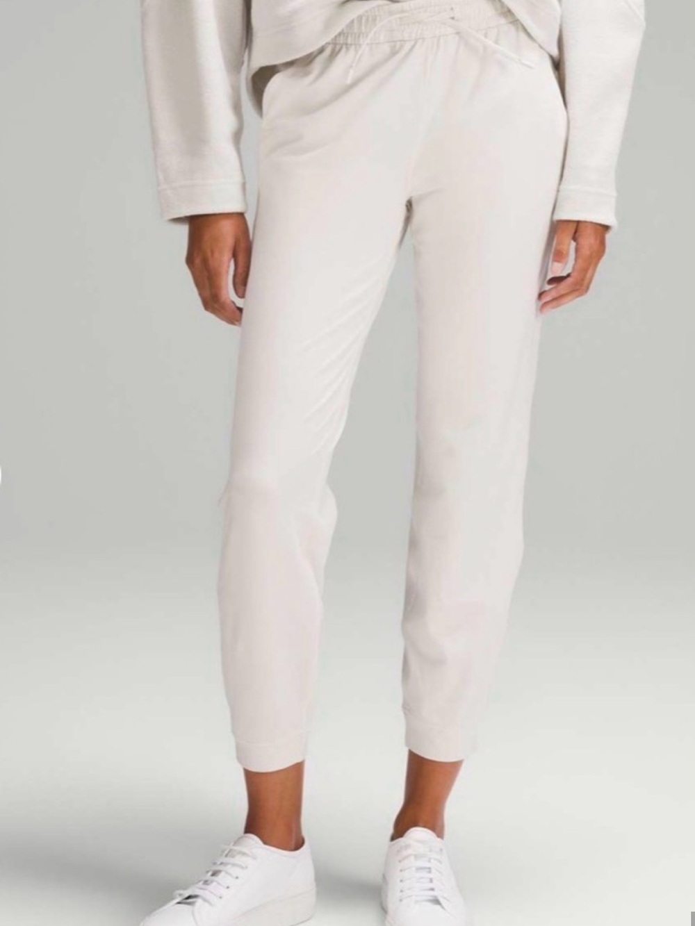 Lululemon Soft Jersey Classic Fit Mid Rise Jogger Size 4 Ivory